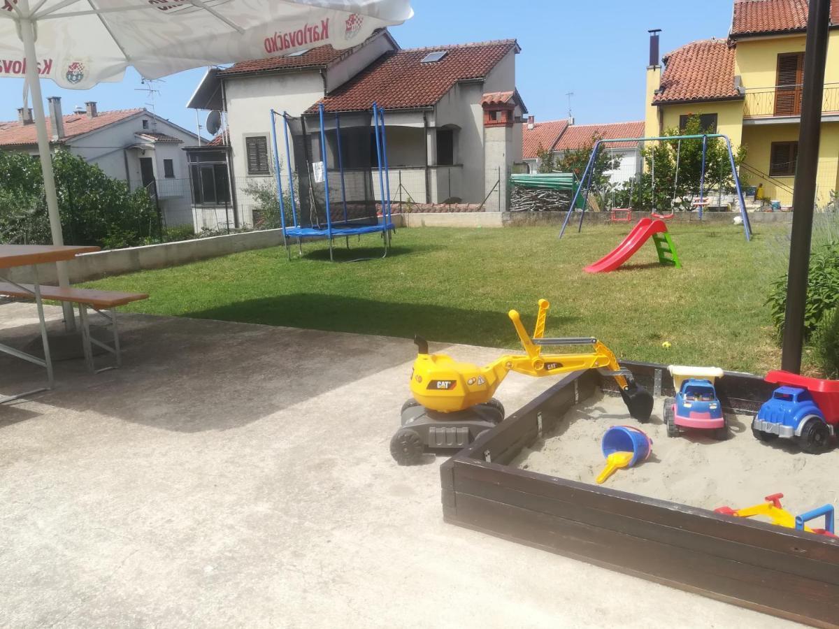 Valki Appartement Poreč Buitenkant foto